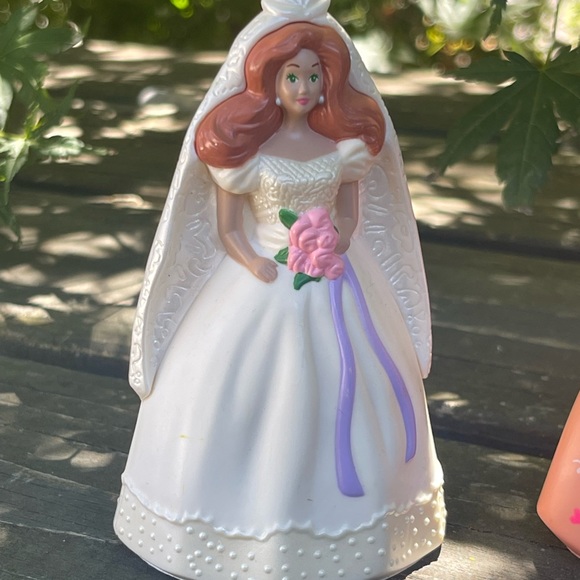 Vintage McDonald Barbies - 5 - Picture 4 of 8